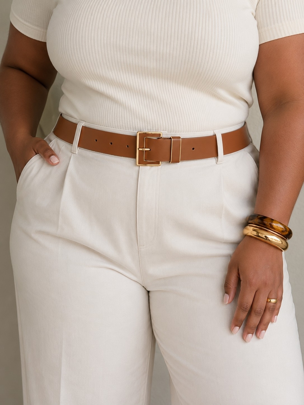 Stylish Tan Leather Belt with Gold 'E' Buckle - Picture 2 of 4